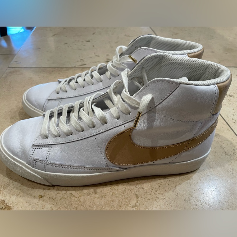 NIKE blazer mid ‘77